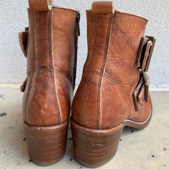 Frye ‘Sabrina Double Buckle’ Ankle Boot - Saddle - Picture 4 of 8